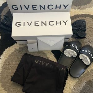 BRAND NEW: GIVENCHY SLIDES
